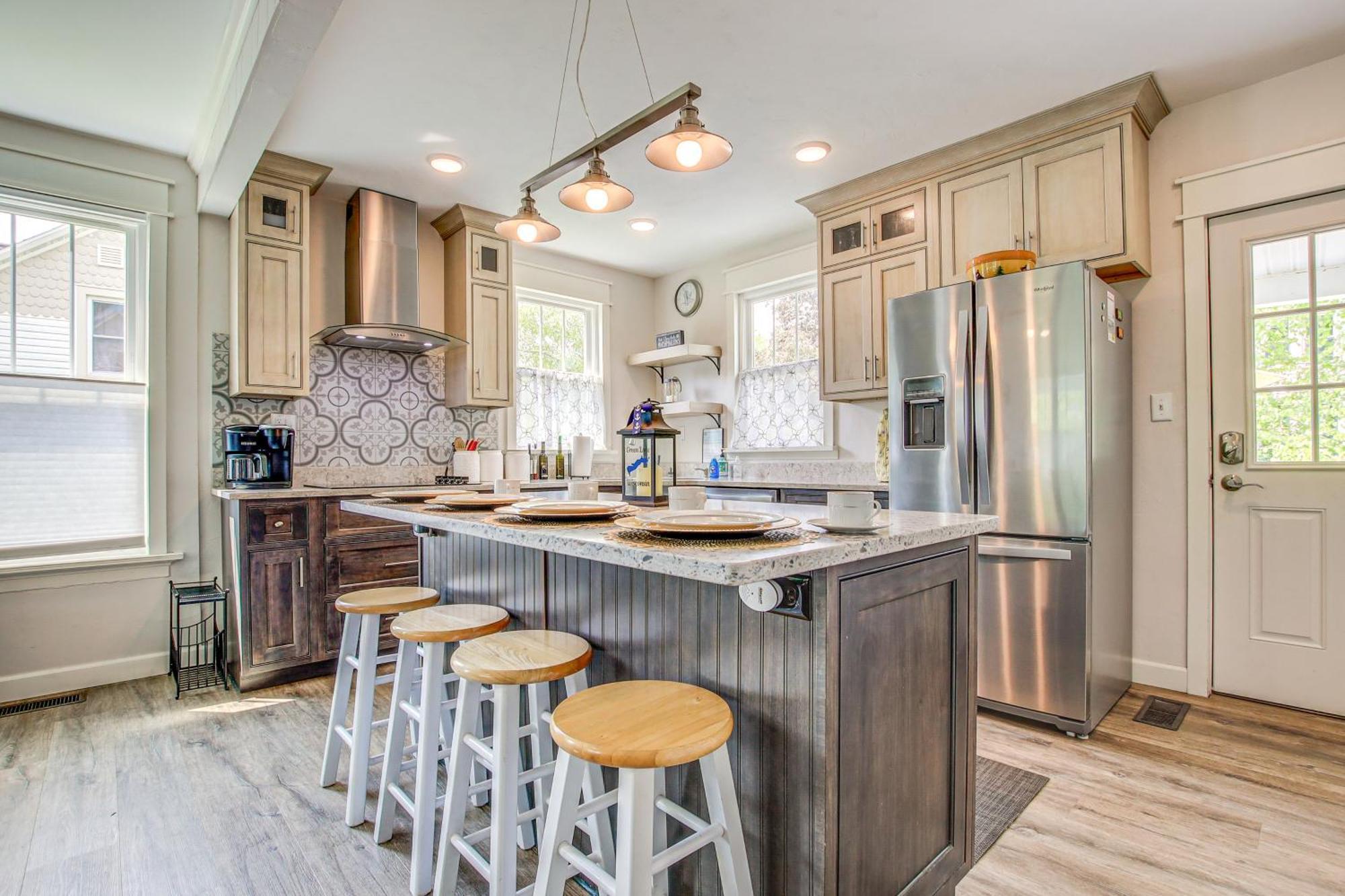 Lavish House With Patio - 2 Blocks To Green Lake! Eksteriør bilde